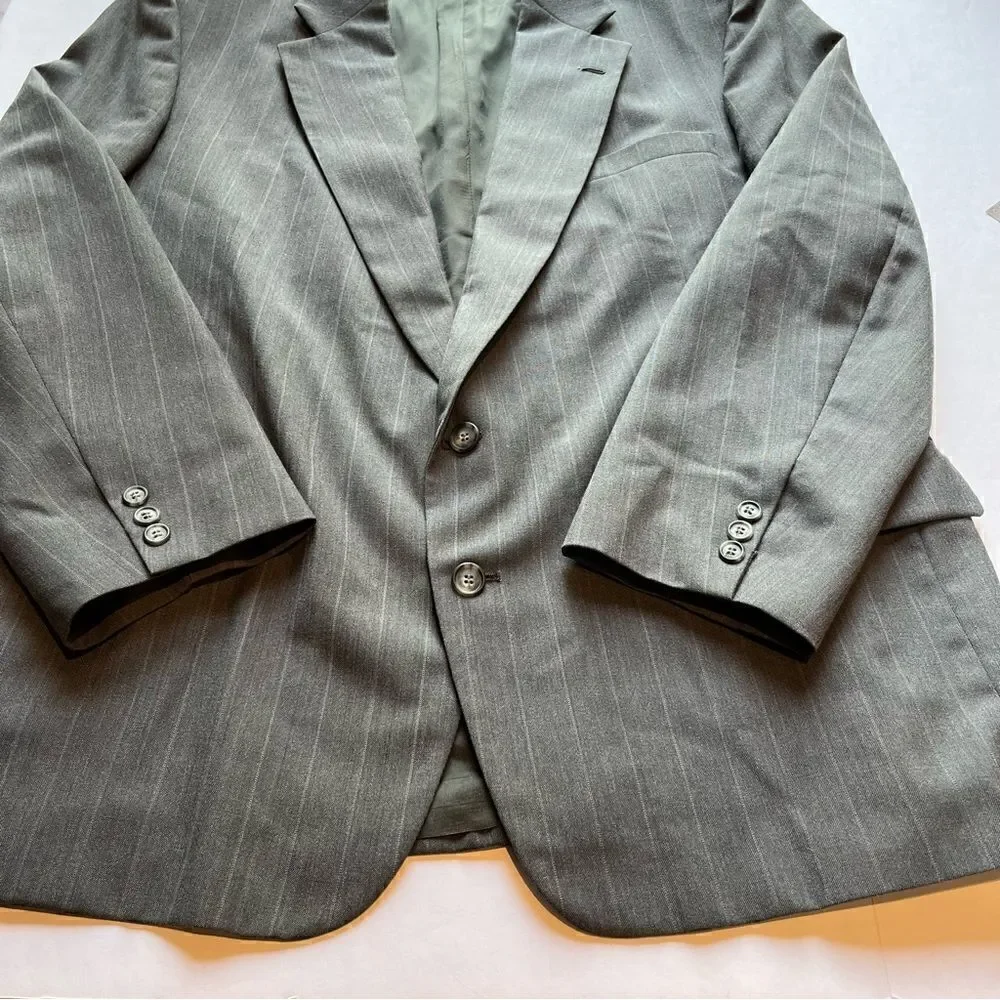 Towncraft Men's Sport Coat Light Gray with white pinstripe Size 48R